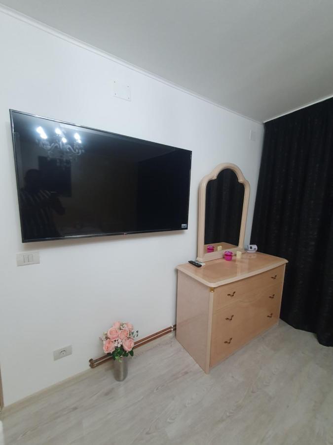 Kriss Apartment Luxury Târgu Jiu エクステリア 写真